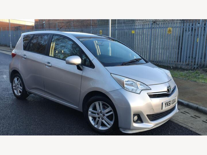 Toyota Verso S 1.33 Dual VVT-i T Spirit Euro 5 5dr Toyota Verso S 1.33 Dual VVT-i T Spirit Euro 5 5dr