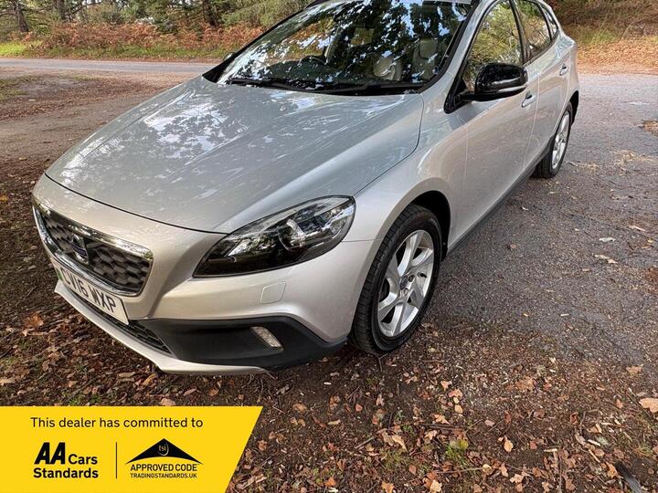Volvo V40 Cross Country 2.0 D2 Lux Euro 6 (s/s) 5dr