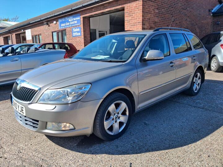 Skoda Octavia 1.6 TDI Elegance Euro 5 5dr