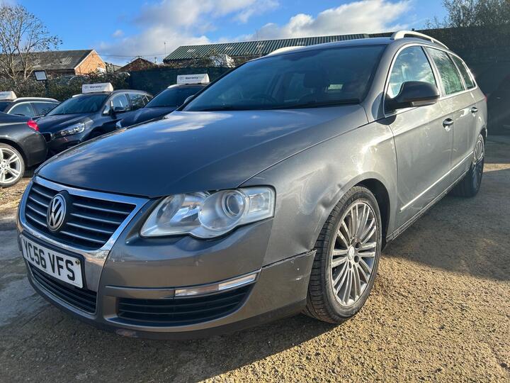 Volkswagen Passat 3.2 FSI V6 SEL DSG 4Motion Euro 4 5dr