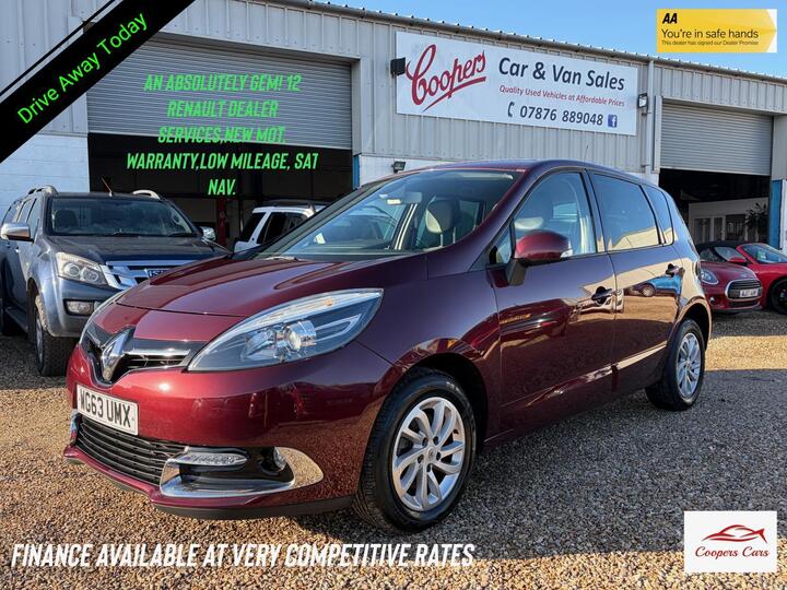 Renault Scenic 1.5 DCi ENERGY Dynamique TomTom Euro 5 (s/s) 5dr Renault Scenic 1.5 DCi ENERGY Dynamique TomTom Euro 5 (s/s) 5dr