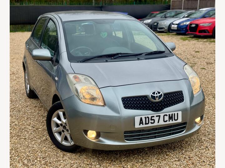 Toyota Yaris 1.3 VVT-i SR 5dr