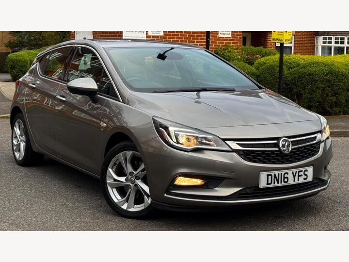 Vauxhall Astra 1.6 CDTi BlueInjection SRi Euro 6 (s/s) 5dr Vauxhall Astra 1.6 CDTi BlueInjection SRi Euro 6 (s/s) 5dr