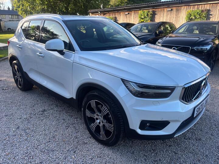Volvo XC40 2.0 B4 MHEV Inscription Auto Euro 6 (s/s) 5dr