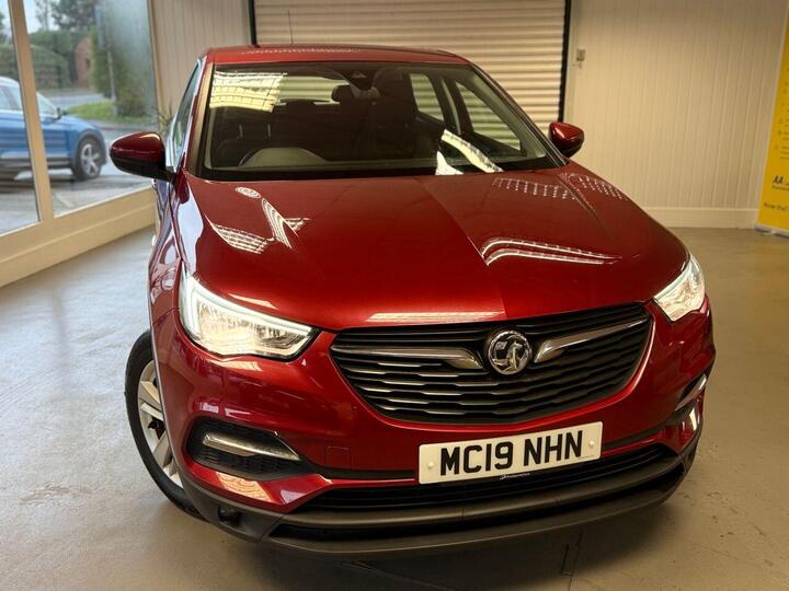 Vauxhall GRANDLAND X 1.2 Turbo SE Euro 6 (s/s) 5dr Vauxhall GRANDLAND X 1.2 Turbo SE Euro 6 (s/s) 5dr