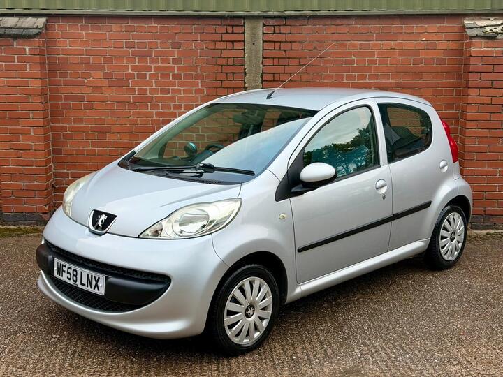 Peugeot 107 1.0 12V Urban Move Euro 4 5dr