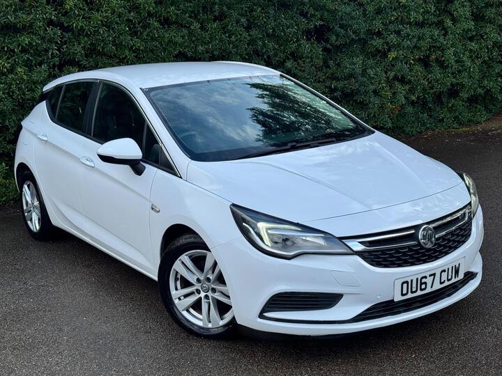 Vauxhall Astra 1.6 CDTi BlueInjection Design Euro 6 (s/s) 5dr Vauxhall Astra 1.6 CDTi BlueInjection Design Euro 6 (s/s) 5dr
