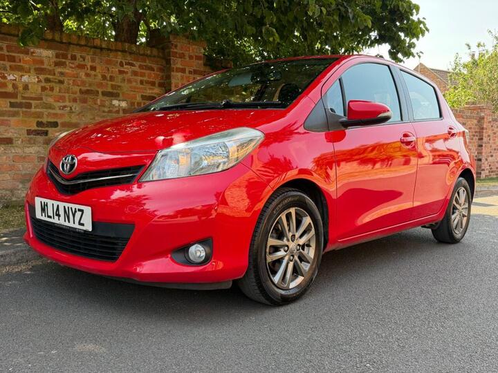 Toyota YARIS 1.33 Dual VVT-i Icon Plus Multidrive S Euro 5 5dr