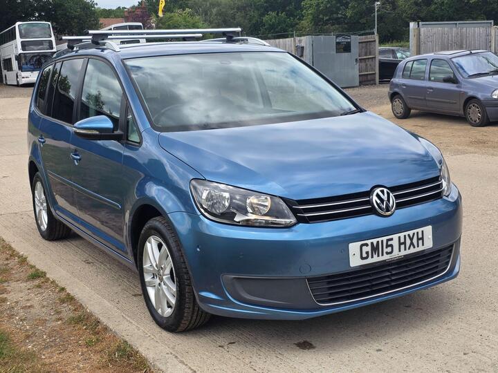 Volkswagen Touran 1.6 TDI SE Euro 5 5dr Volkswagen Touran 1.6 TDI SE Euro 5 5dr