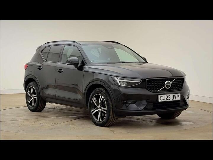 Volvo XC40 2.0 B3 MHEV Plus Dark DCT Auto Euro 6 (s/s) 5dr