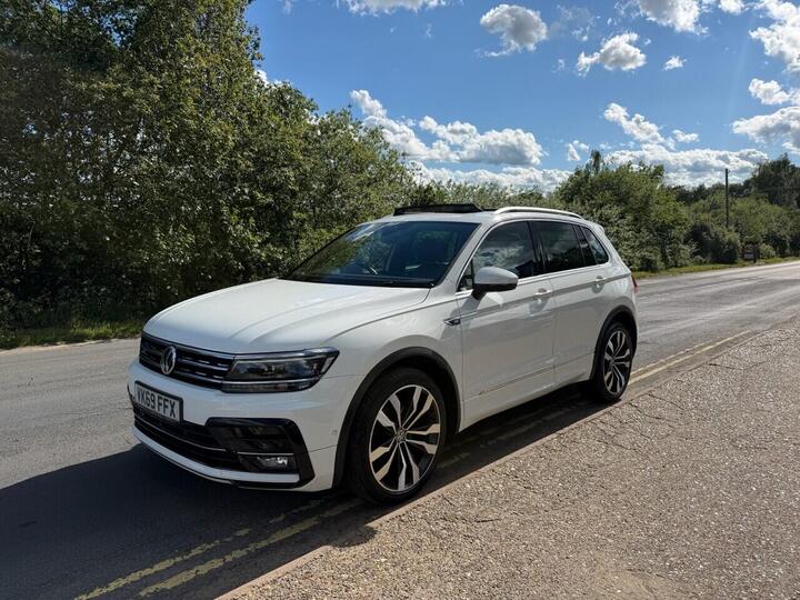 Volkswagen TIGUAN 2.0 TDI R-Line Tech DSG 4Motion Euro 6 (s/s) 5dr Volkswagen TIGUAN 2.0 TDI R-Line Tech DSG 4Motion Euro 6 (s/s) 5dr