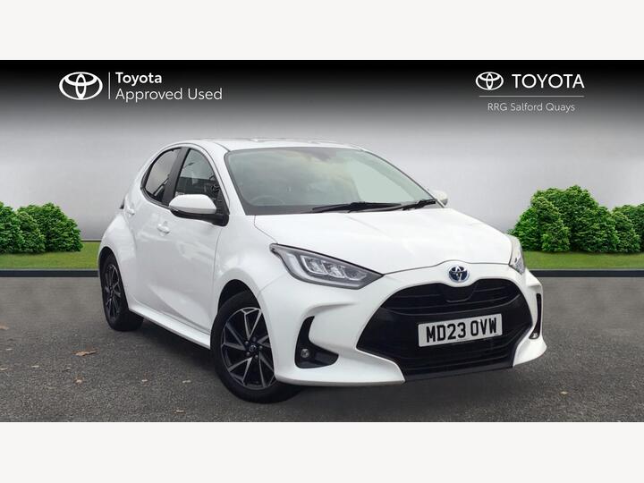 Toyota Yaris 1.5 VVT-h Design E-CVT Euro 6 (s/s) 5dr