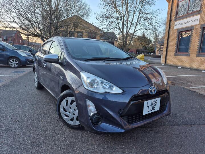 Toyota Aqua YARIS 1.5 Hybrid Ideal Car
