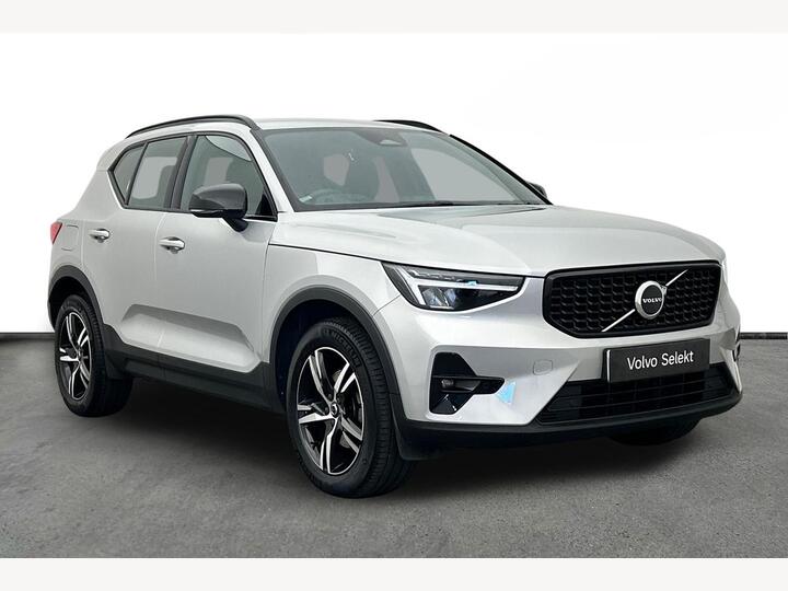 Volvo XC40 2.0 B3 MHEV Plus Dark DCT Auto Euro 6 (s/s) 5dr