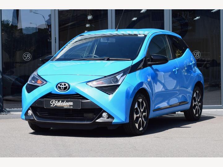 Toyota AYGO 1.0 VVT-i X-trend Funroof X-shift Euro 6 5dr Toyota AYGO 1.0 VVT-i X-trend Funroof X-shift Euro 6 5dr