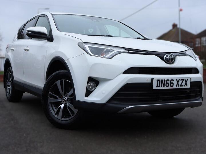 Toyota RAV4 2.0 D-4D Business Edition Euro 6 (s/s) 5dr (Safety Sense, Nav)