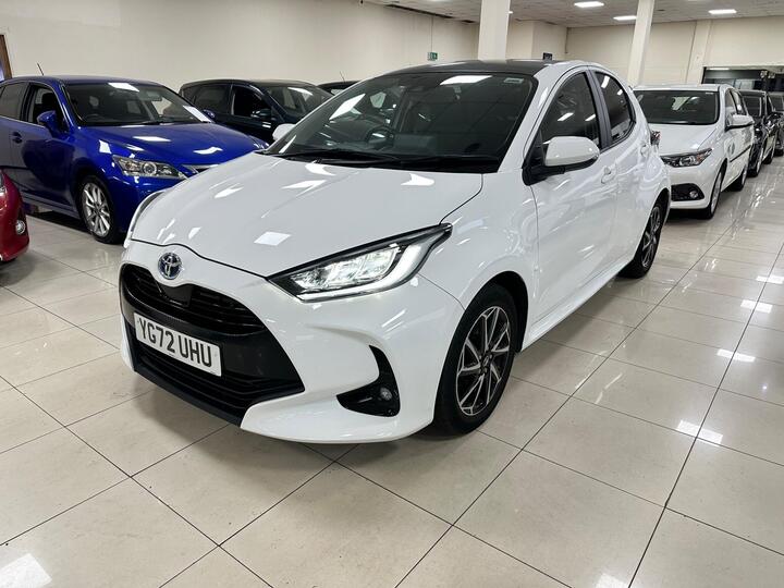 Toyota Yaris 1.5 VVT-h Design E-CVT Euro 6 (s/s) 5dr Toyota Yaris 1.5 VVT-h Design E-CVT Euro 6 (s/s) 5dr