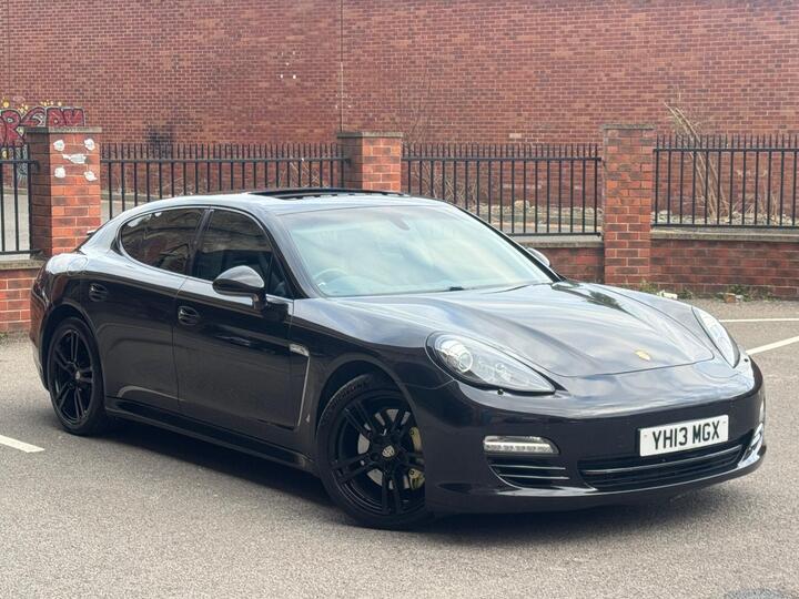 Porsche Panamera 3.0D V6 Platinum Edition TiptronicS Euro 5 (s/s) 5dr Porsche Panamera 3.0D V6 Platinum Edition TiptronicS Euro 5 (s/s) 5dr