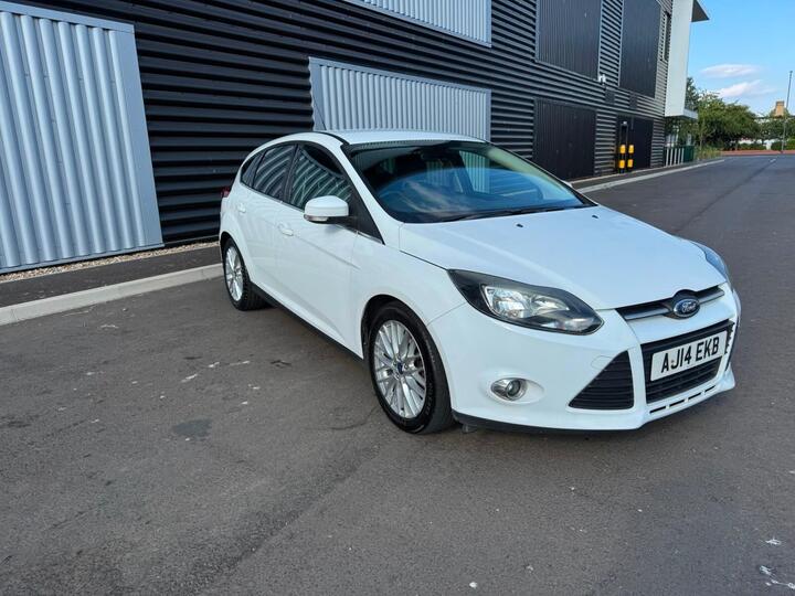 Ford Focus 1.0T EcoBoost Zetec Navigator Euro 5 (s/s) 5dr