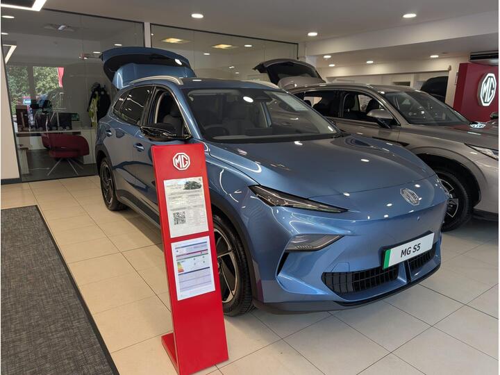 MG MGS5 64kWh Trophy Long Range Auto 5dr