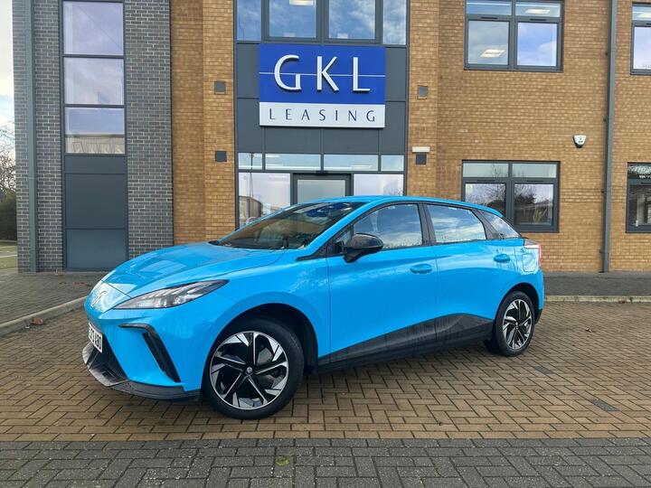 MG MG4 64kWh SE Long Range Auto 5dr