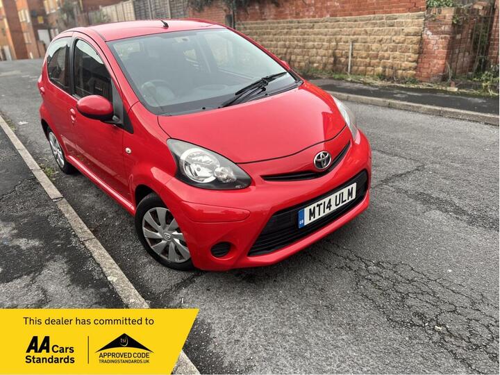 Toyota AYGO 1.0 VVT-i Move Euro 5 5dr Toyota AYGO 1.0 VVT-i Move Euro 5 5dr