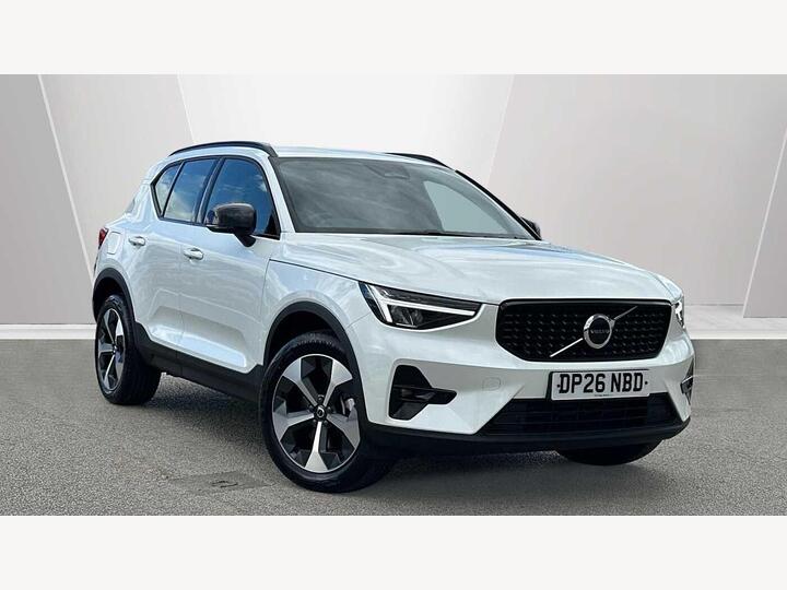Volvo XC40 2.0 B3 MHEV Plus Dark DCT Auto Euro 6 (s/s) 5dr