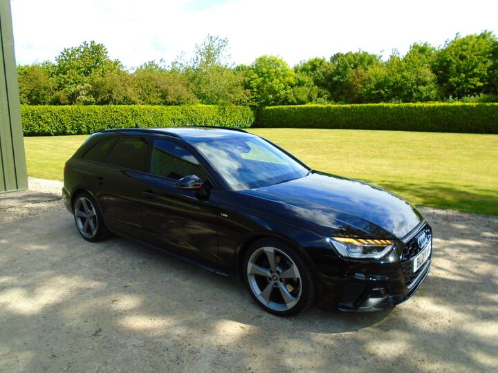 Audi A4 Avant 2.0 TFSI 35 Black Edition S Tronic Euro 6 (s/s) 5dr