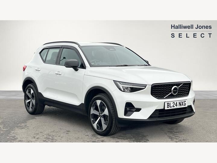 Volvo XC40 2.0 B3 MHEV Plus Dark DCT Auto Euro 6 (s/s) 5dr