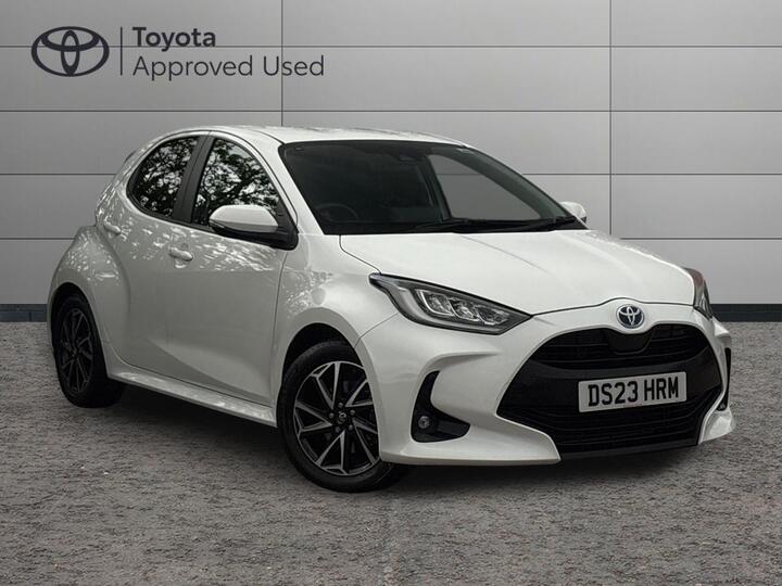 Toyota Yaris 1.5 VVT-h Design E-CVT Euro 6 (s/s) 5dr