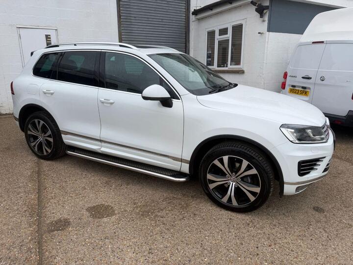 Volkswagen TOUAREG 3.0 TDI V6 BlueMotion Tech R-Line Tiptronic 4WD Euro 6 (s/s) 5dr