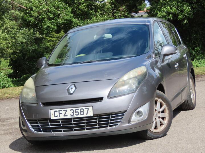 Renault Grand Scenic 1.5 DCi Privilege TomTom Euro 4 5dr