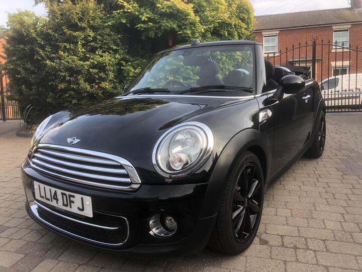MINI Convertible 2.0 Cooper D Auto Euro 5 2dr