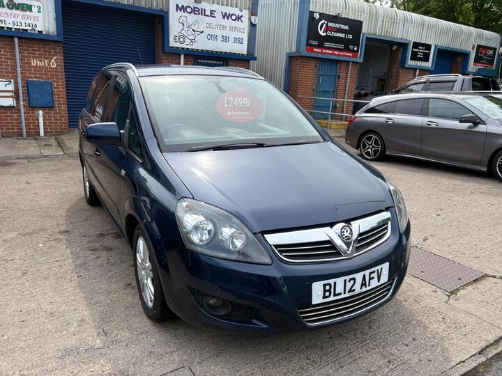 Vauxhall Zafira 1.7 CDTi EcoFLEX Design Euro 5 5dr (SNav) Vauxhall Zafira 1.7 CDTi EcoFLEX Design Euro 5 5dr (SNav)