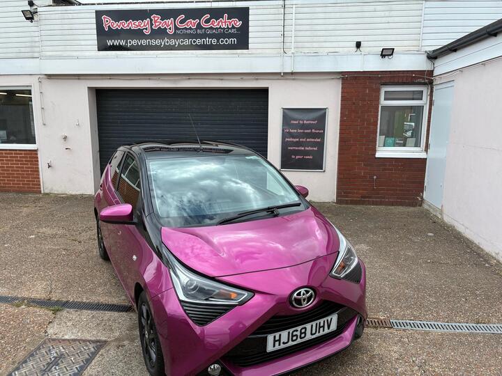 Toyota AYGO 1.0 VVT-i X-cite X-shift Euro 6 5dr Toyota AYGO 1.0 VVT-i X-cite X-shift Euro 6 5dr