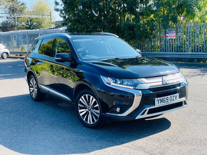 Mitsubishi Outlander 2.0 MIVEC Exceed CVT 4WD Euro 6 (s/s) 5dr