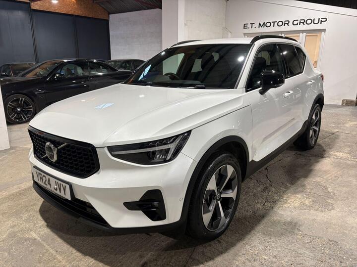 Volvo XC40 2.0 B3 MHEV Plus Dark DCT Auto Euro 6 (s/s) 5dr