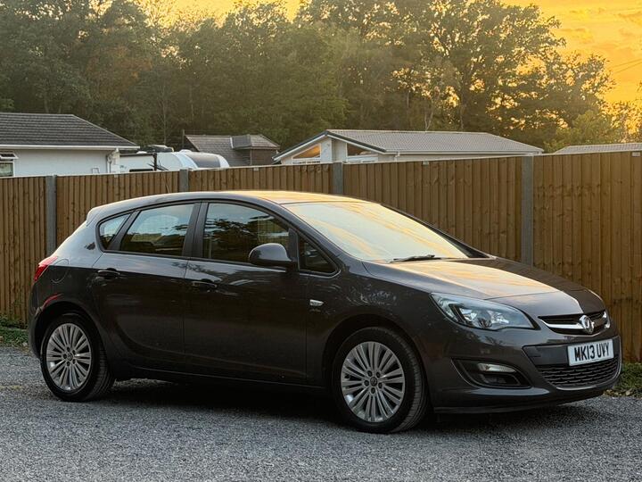 Vauxhall Astra 1.4 16v Active Euro 5 5dr