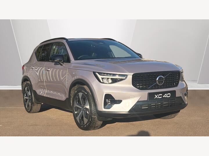 Volvo XC40 2.0 B4 MHEV Plus Dark DCT Auto Euro 6 (s/s) 5dr