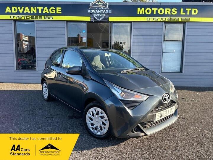 Toyota AYGO 1.0 VVT-i X-play Euro 6 5dr