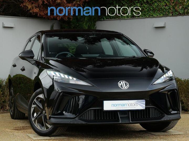 MG MG4 64kWh SE Long Range Auto 5dr