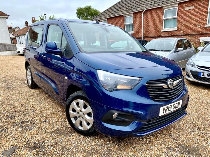 Vauxhall COMBO LIFE 1.2 Turbo Energy Euro 6 (s/s) 5dr (7 Seat) Vauxhall COMBO LIFE 1.2 Turbo Energy Euro 6 (s/s) 5dr (7 Seat)