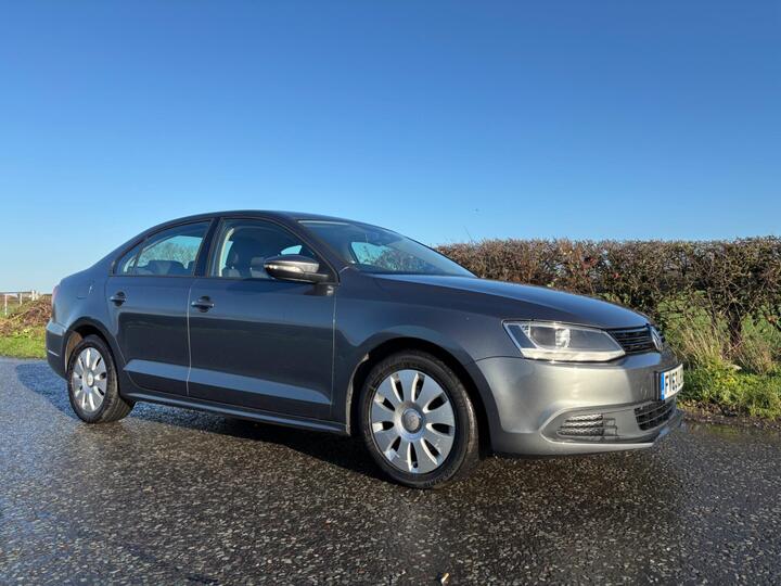 Volkswagen Jetta 1.6 TDI BlueMotion Tech S Euro 5 (s/s) 4dr