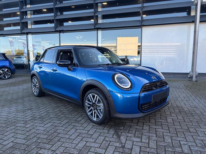 MINI Cooper 1.5C Classic Steptronic Euro 6 (s/s) 5dr