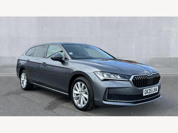 Skoda Superb 1.5 TSI IV 25.7kWh SE Technology DSG Euro 6 (s/s) 5dr Skoda Superb 1.5 TSI IV 25.7kWh SE Technology DSG Euro 6 (s/s) 5dr