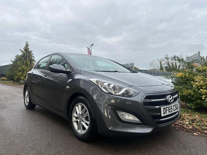 Hyundai I30 1.6 CRDi Blue Drive SE Euro 6 (s/s) 5dr Hyundai I30 1.6 CRDi Blue Drive SE Euro 6 (s/s) 5dr