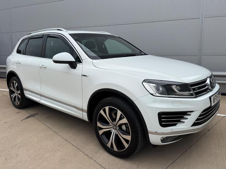 Volkswagen Touareg 3.0 TDI V6 BlueMotion Tech R-Line Tiptronic 4WD Euro 6 (s/s) 5dr