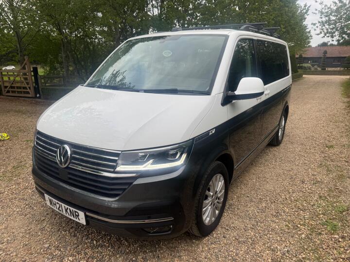 Volkswagen Caravelle 2.0 TDI Executive DSG Euro 6 (s/s) 5dr Volkswagen Caravelle 2.0 TDI Executive DSG Euro 6 (s/s) 5dr