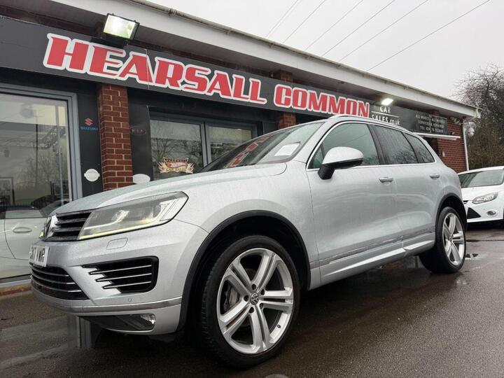 Volkswagen TOUAREG 3.0 TDI V6 BlueMotion Tech R-Line Plus Tiptronic 4WD Euro 6 (s/s) 5dr Volkswagen TOUAREG 3.0 TDI V6 BlueMotion Tech R-Line Plus Tiptronic 4WD Euro 6 (s/s) 5dr