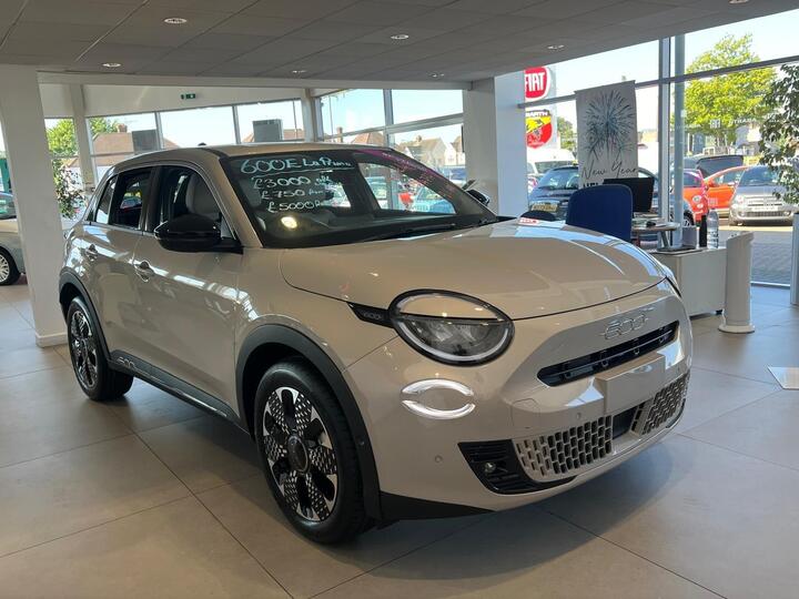 Fiat 600e 54kWh La Prima Auto 5dr